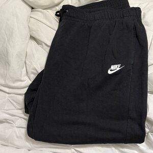 Women's Nike Club Fleece Mid-Rise Wide-Leg Pants